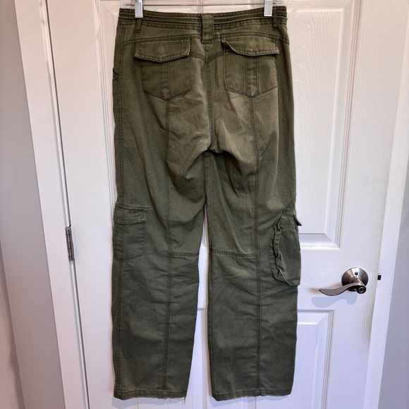Brandy Melville KIM CARGO PANTS - Picture 7 of 10